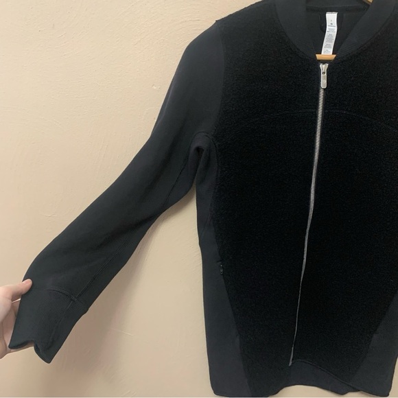 Lululemon Stand Out Sherpa Jacket in Black Size 2 W4AKOS - Picture 5 of 16
